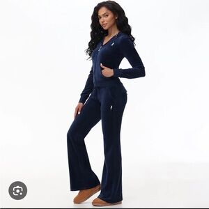 Women’s Juicy Couture Dark Blue Velour Joggers size S